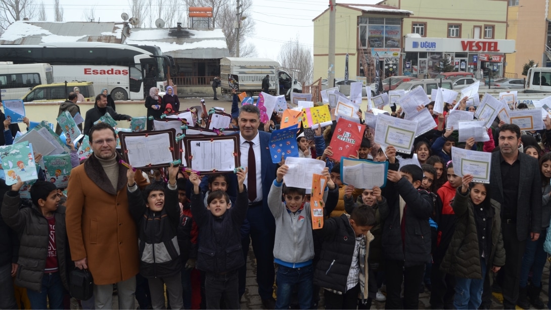 İLÇE MİLLİ EĞİTİM MÜDÜRÜMÜZ SAYIN MUHLİS KARAKURT'UN YARIYIL TATİLİ MESAJI